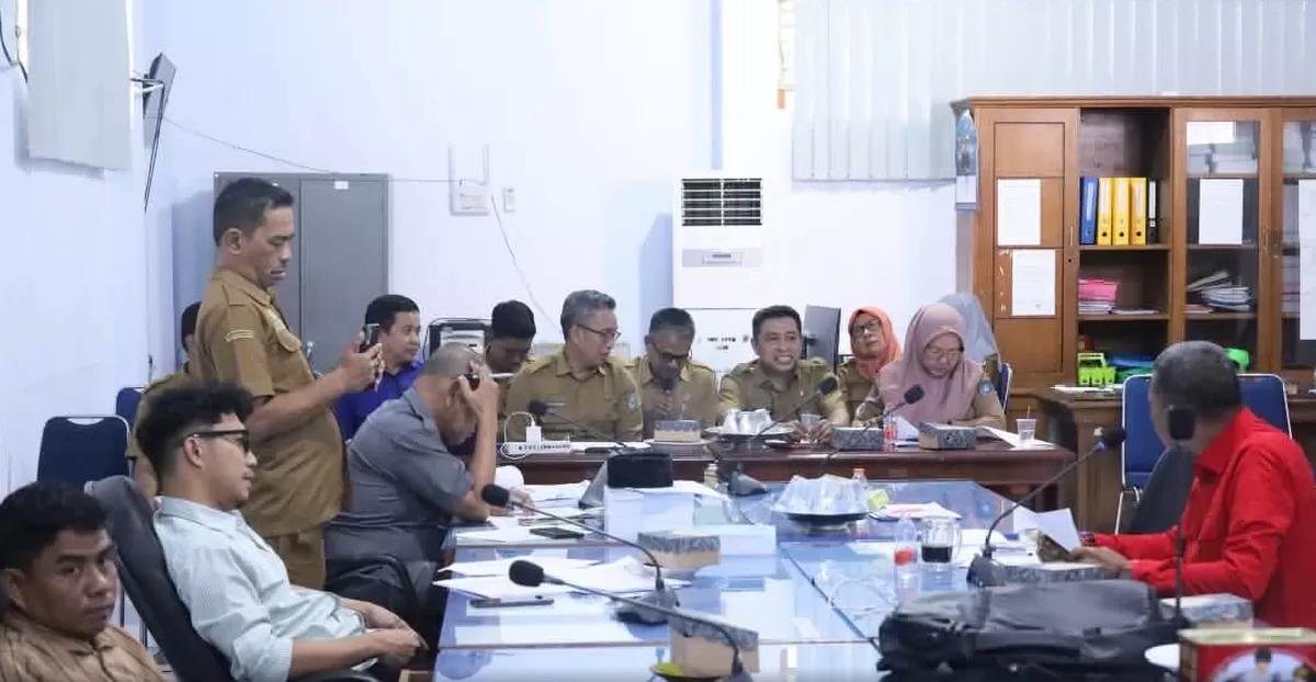 Empat komisi DPRD Kabupaten Bulukumba secara paralel menggelar rapat kerja bersama OPD mitra untuk mengevaluasi pelaksanaan program dan realisasi anggaran dalam pembahasan Ranperda Pertanggungjawaban APBD Tahun Anggaran 2025.