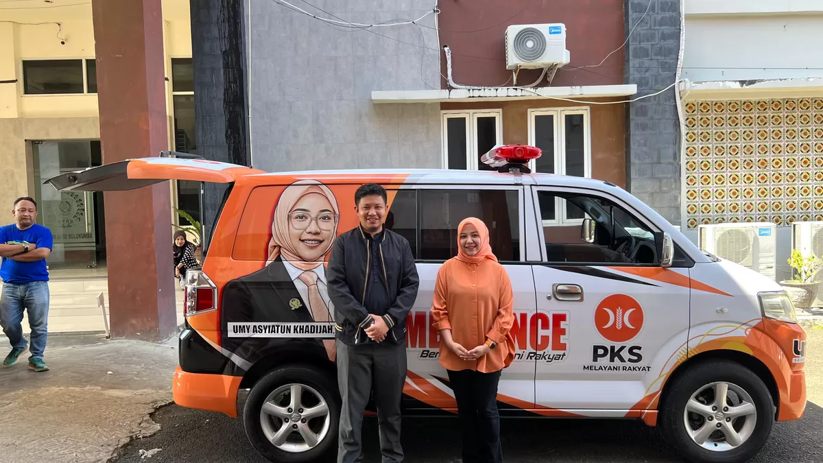 Ketua DPRD Bulukumba Umy Asyiatun Khadijah meresmikan ambulans gratis untuk masyarakat Bulukumba di Kantor DPRD Bulukumba. Peluncuran tersebut turut dihadiri Ketua DPD PKS Bulukumba Dr. Supriadi yang mengapresiasi program pelayanan sosial tersebut sebagai wujud pengabdian kepada masyarakat.