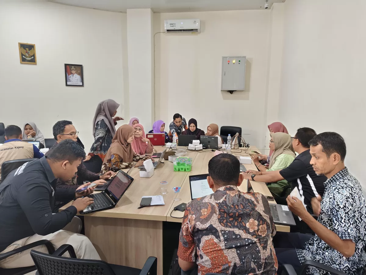 DPMPTSP Kabupaten Bulukumba menggelar coaching clinic bagi tenaga pendamping layanan perizinan berusaha di 10 kecamatan. 