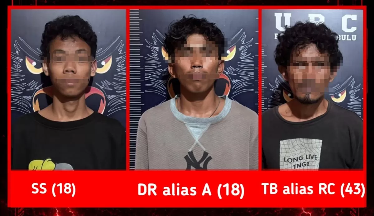 Tiga terduga pelaku beserta sejumlah barang bukti dalam pengungkapan kasus dugaan pencurian yang disertai pembakaran rumah di Kecamatan Ujung Bulu, Rabu (22/7/2026).