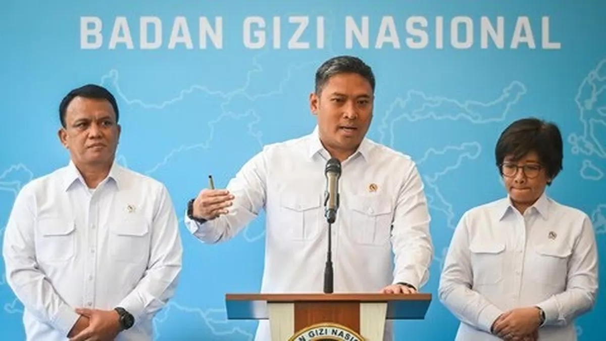 Kepala BGN Sudaryono mengumumkan pencopotan 137 Kepala SPPG di berbagai daerah sebagai langkah tegas terhadap pelanggaran disiplin, kasus keracunan, dan dugaan penyimpangan dalam pelaksanaan program Makan Bergizi Gratis.