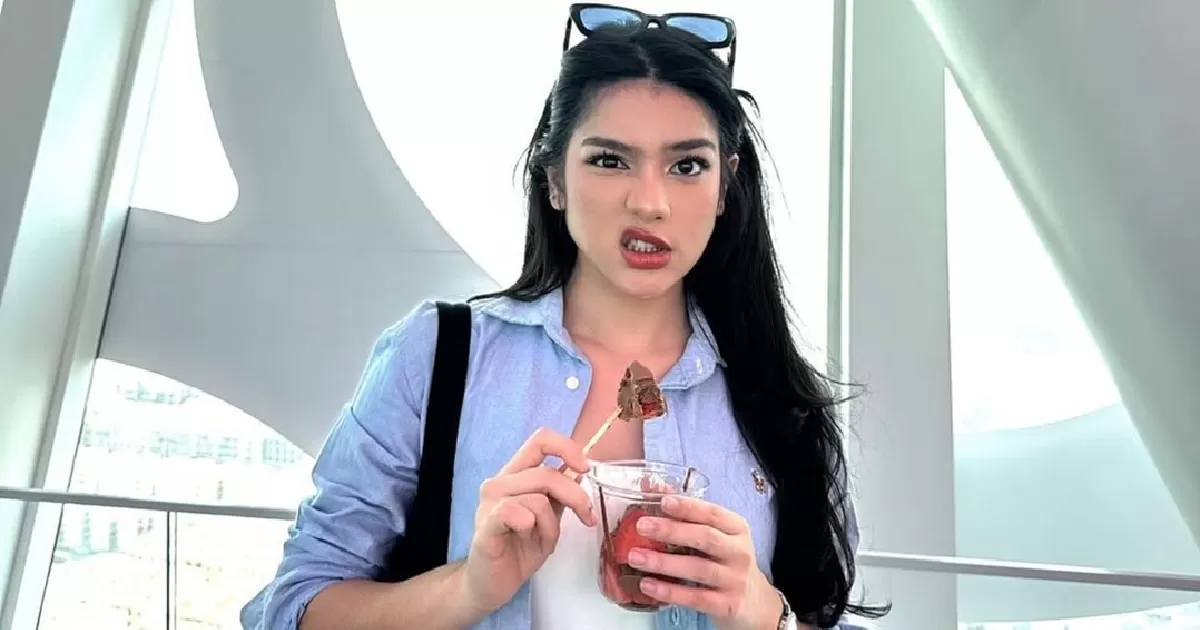 Yang tak kalah menantang saat bermain di film "Andai Waktu Bisa Diulang Kembali" adalah ketika Davina Karamoy menghadapi lawan mainnya, Farhan Rasyid. (Instagram @davinaakaramoy)
