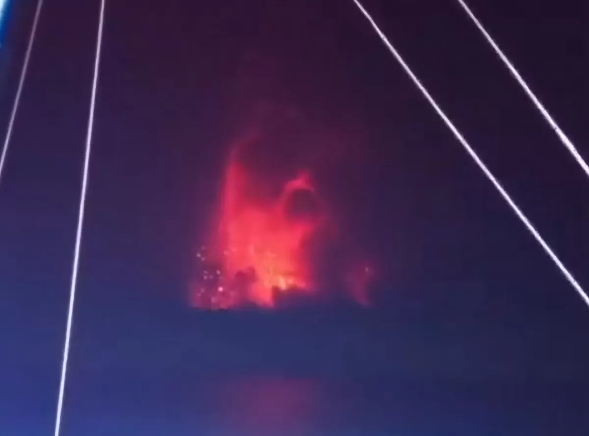 Erupsi Gunung Anak Krakatau Meningkat, Abu Vulkanik Terpantau ke 5 Provinsi
