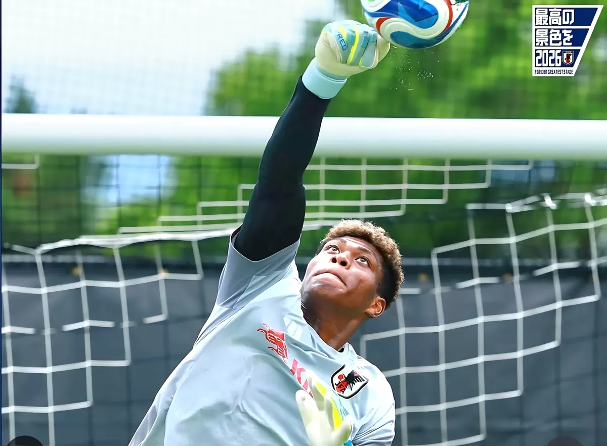 Profil Zion Suzuki, kiper Jepang keturunan Ghana yang tampil impresif di Piala Dunia 2026 meski Samurai Biru kalah dari Brasil. (instagram @japanfootballassociation)
