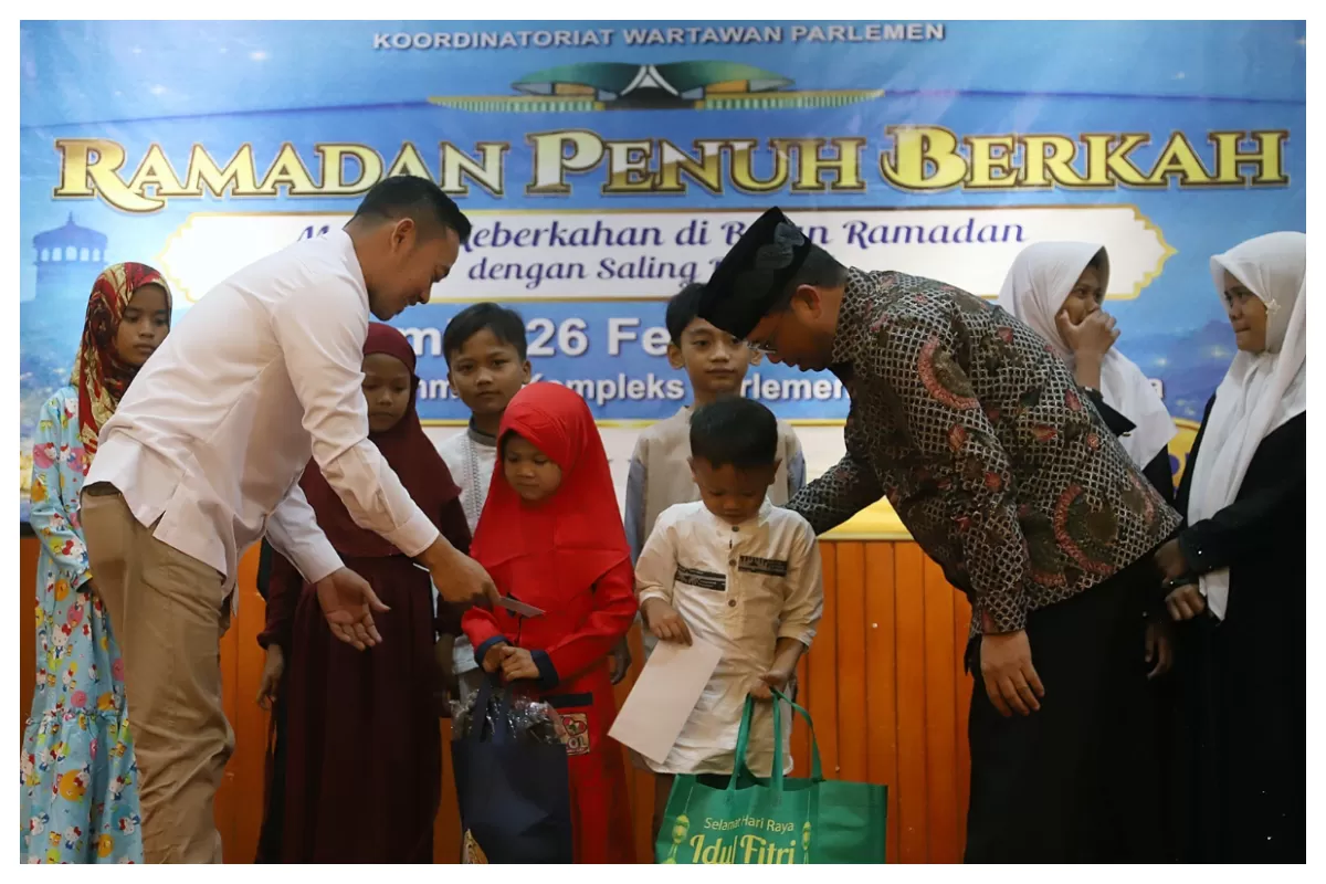Herman Khaeron menghadiri santunan anak yatim di Jakarta bersama KWP dalam kegiatan Ramadan di Kompleks Parlemen.