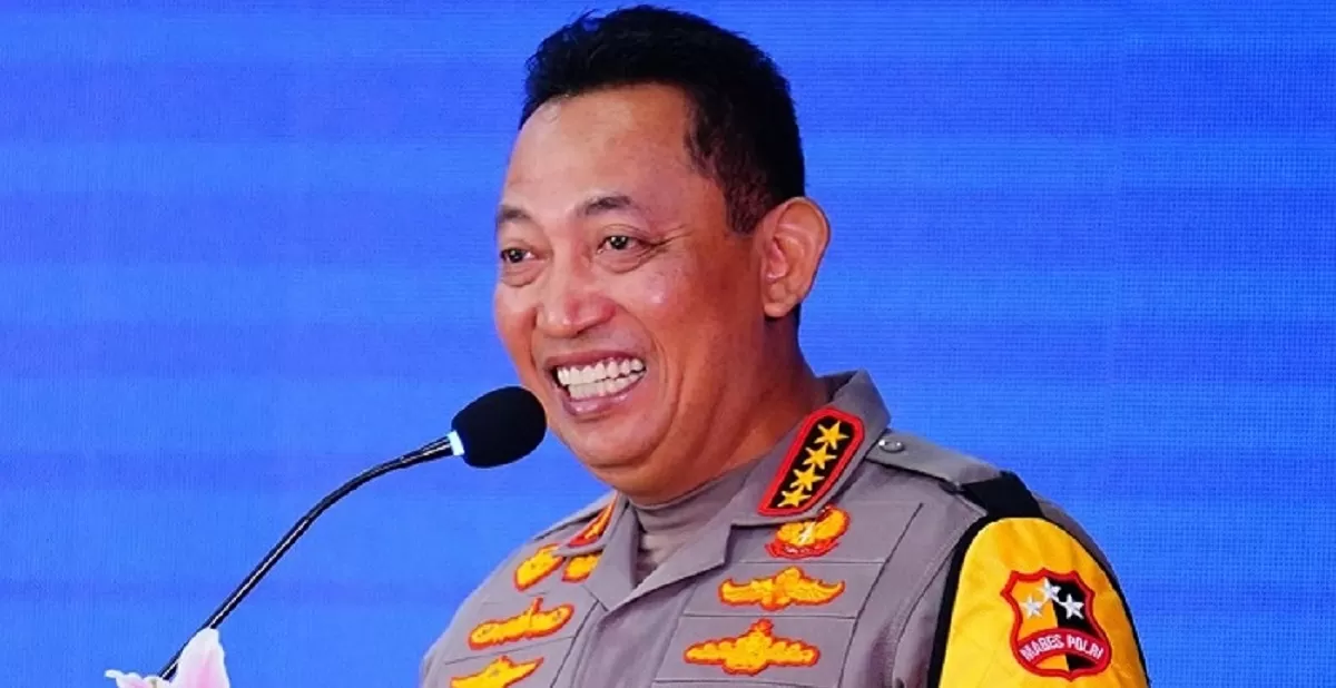 Kapolri Jenderal Listyo Sigit Prabowo menjadi pusat perhatian setelah muncul isu pergantian, namun DPR memastikan belum ada surpres resmi. (Facebook.com @Listyo Sigit Prabowo)
