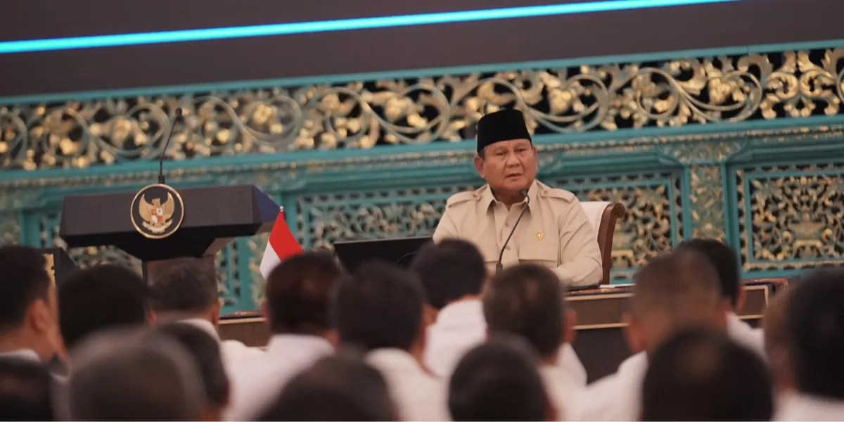 Momen Prabowo Subianto dalam pertemuan bersama pengusaha dari Kamar Dagang dan Industri Indonesia (Kadin) di Istana Negara, Jakarta, Jumat (31/7). (Foto: Bakom RI)