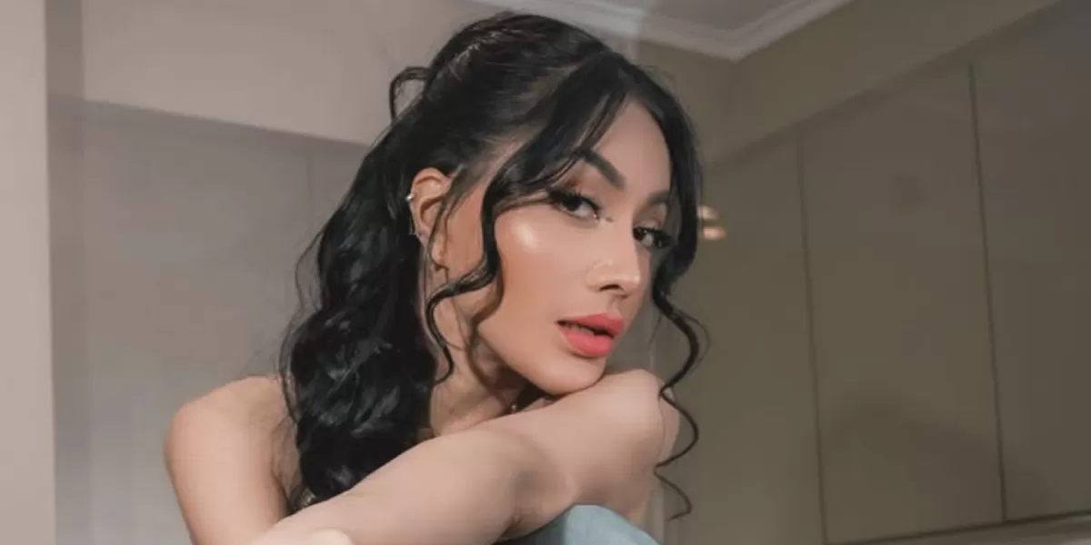 Artis penyanyi Denada. (Instagram/@denadaindonesia)