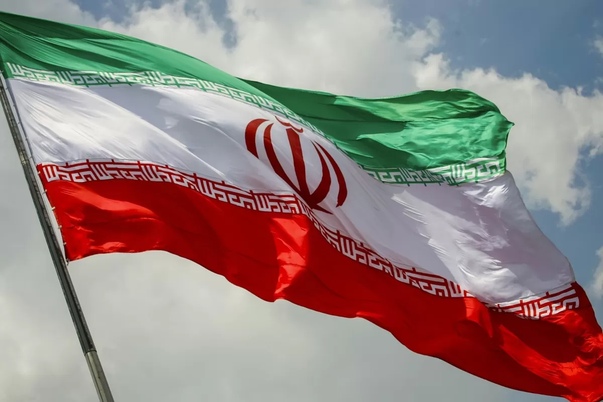 Bendera Iran. Foto: Unsplash/Akbar Nemati (Kelvin Agustian)