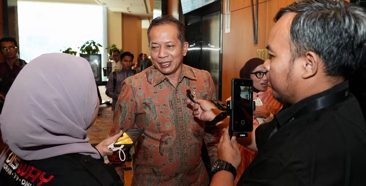 Menteri Koperasi (Menkop) Ferry Juliantono memastikan pengadaan kipas angin yang ramai diperbincangkan bukan berada dalam kewenangan Kementerian Koperasi. (Facebook.com @Ferry Juliantono)