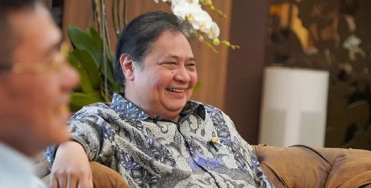 Menko Perekonomian Airlangga Hartarto memastikan transaksi ekspor existing tetap berjalan normal selama penyempurnaan sistem tata kelola ekspor SDA nasional. (Facebook.com @Airlangga Hartarto)