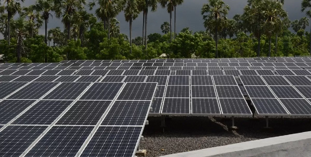Pembangkit listrik tenaga surya mencerminkan pergeseran energi dunia menuju energi terbarukan yang dipimpin Tiongkok.   (Dok. esdm.go.id)