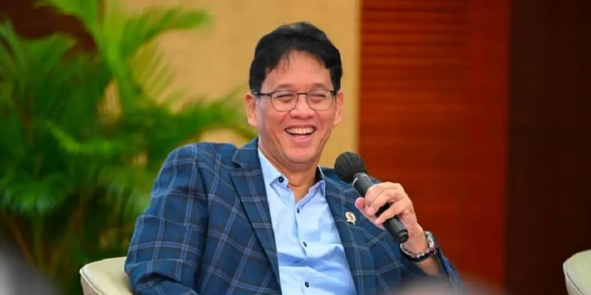 Menkeu Purbaya Yudhi Sadewa fokus menutup celah inefisiensi pajak dan bea cukai demi menjaga stabilitas fiskal nasional (Dok. Instagram @menkeuri)