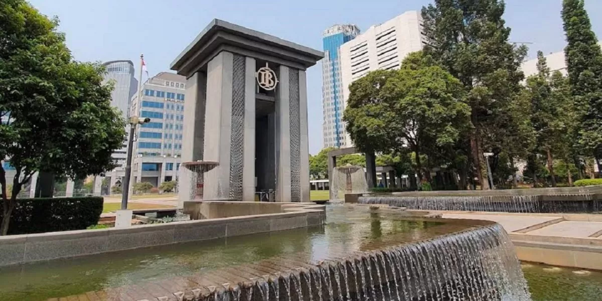 Bank Indonesia memperkuat intervensi pasar untuk menjaga stabilitas rupiah di tengah tekanan global yang meningkat signifikan (Dok. Google Maps @Gedung BI )