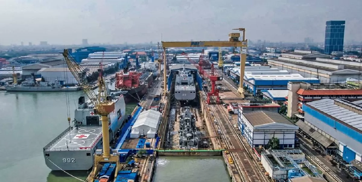 Kolaborasi PT PAL dan Industri Kapal Indonesia dalam pembangunan kapal pinisi Sulawesi Selatan menjadi langkah strategis memperkuat industri maritim nasional dan menjaga warisan budaya Indonesia di pasar global. (Dok. pal.co.id)