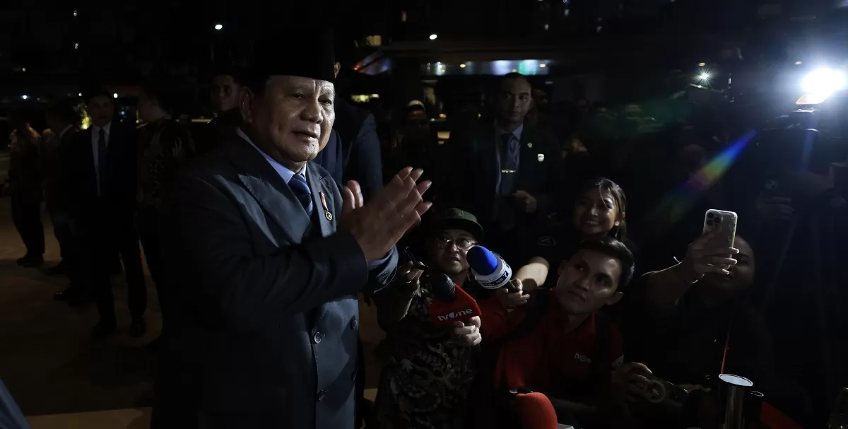 Momen kehadiran Prabowo di pernikahan El Rumi dan Syifa Hadju menjadi sorotan publik, menampilkan hubungan persahabatan dengan Ahmad Dhani di acara penuh kebahagiaan (Dok. Bakom RI)