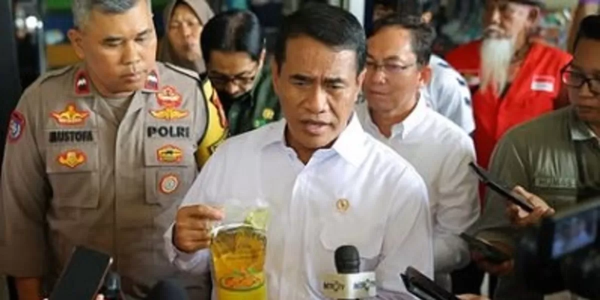 Mentan Andi Amran Sulaiman melakukan inspeksi mendadak di kebun pembibitan kelapa di Manado dan menemukan ketidaksesuaian data serta kualitas bibit yang tidak layak tanam (Dok. Instagram @a.amran_sulaiman)