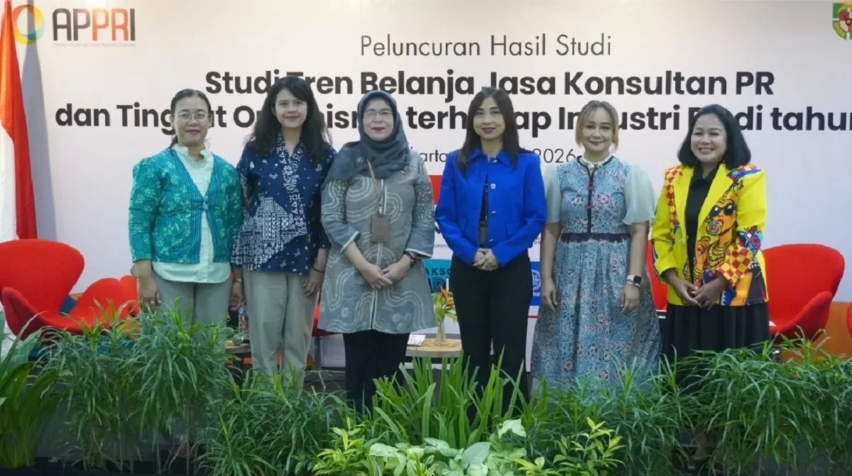 Kiri ke kanan Natalia Widiasari  (Dosen Fakultas Ilmu Komunikasi Unika Atma Jaya), Sari Soegondo (Ketua Umum APPRI), Farida Makhmudah (Plt Kepala Biro Komunikasi dan Informasi Publik, Kementerian Perhubungan), Indriani Siswati (Deputy Head of Corporate Communications, PT. Merdeka Copper Gold), dan E (Dok. APPRI)