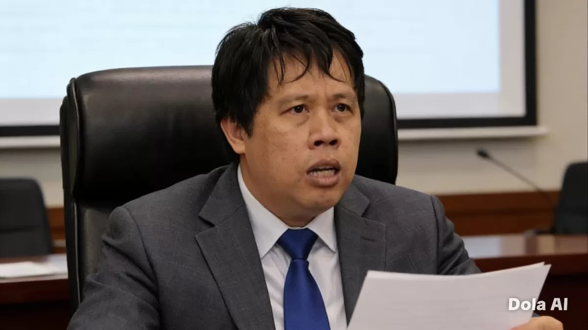 Daftar 28 korporasi di Sumatera yang izinnya dicabut pemerintah menjadi sorotan publik setelah Direktur Eksekutif CBA Uchok Sky Khadafi meminta transparansi pengusutan hukum. (Dok. CBA/Kreasi Dola AI)