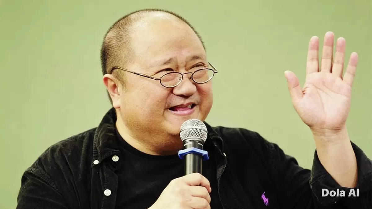 Jaya Suprana menyoroti dampak kenaikan Dolar AS terhadap ekonomi desa melalui satire yang menyingkap realitas harga kebutuhan pokok. (Dok. Bisnis24jam.com/ Kreasi Dola AI)