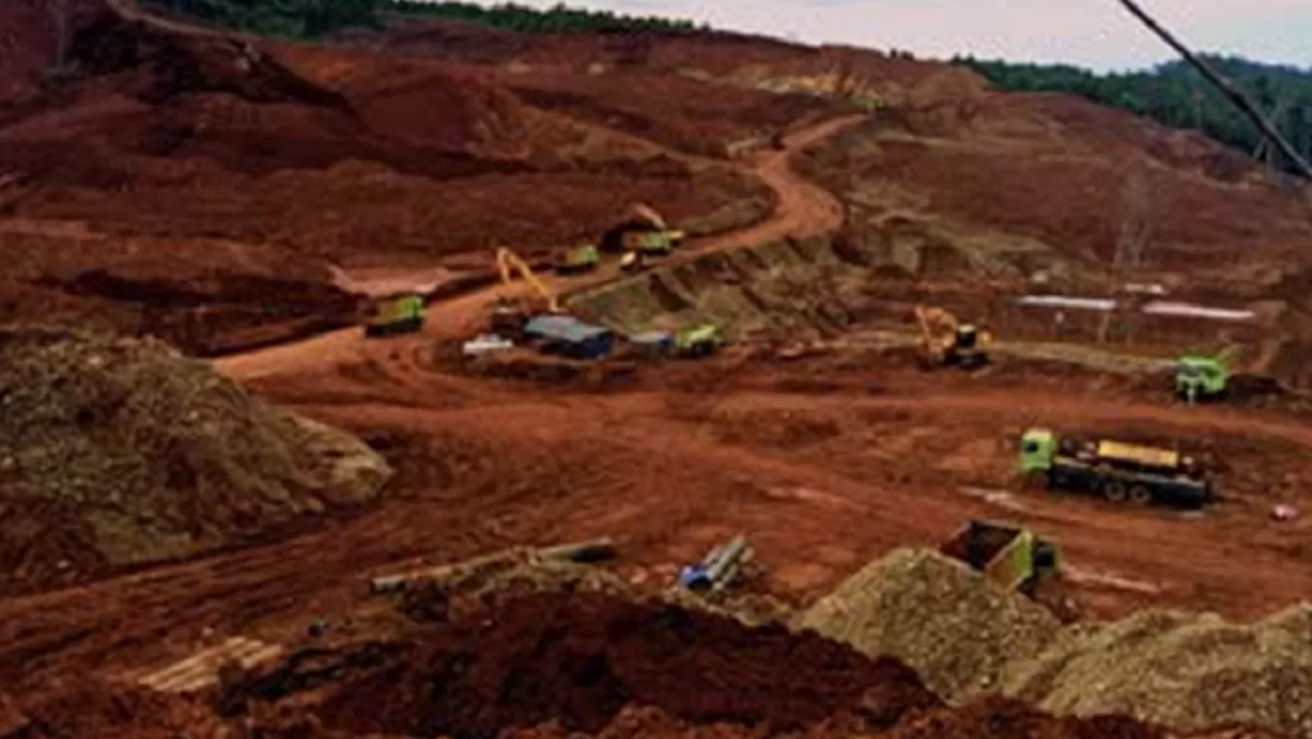 Warga Desa Kawasi, Pulau Obi, melaporkan dugaan dampak tambang nikel Harita Group ke lima lembaga negara di Jakarta terkait banjir dan pencemaran lingkungan. (Dok. Jatam.org)