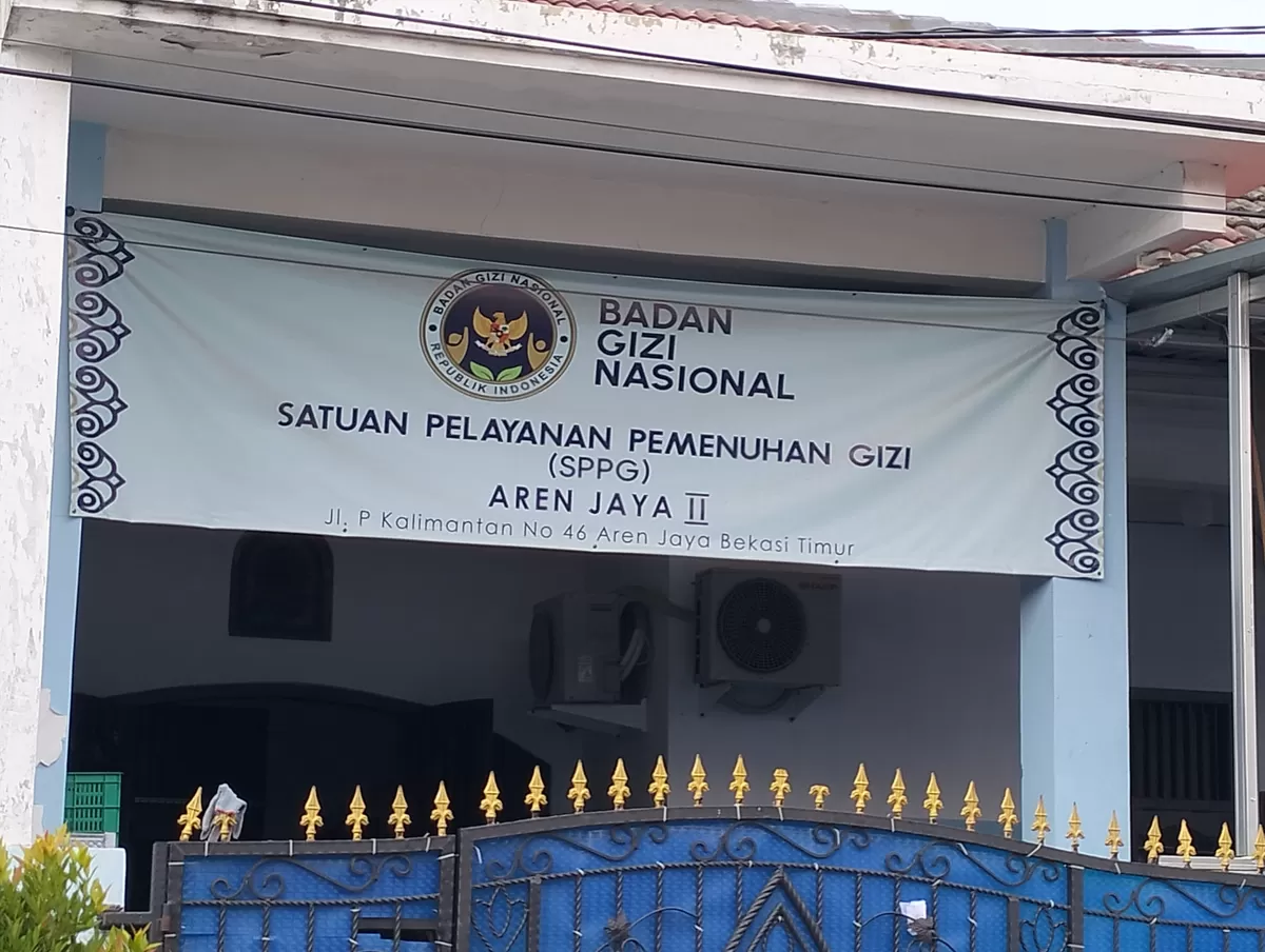 Ini lokasi SPPG Aren Jaya 2, Bekasi Timur, yang kendaraan operasionalnya menyeruduk warga hingga tewas, Selasa (12/5/2026). (Mame/Metropolitan)