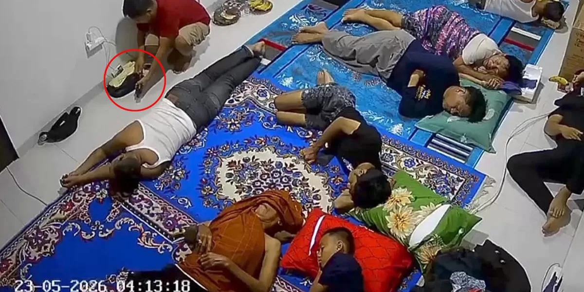 Pelaku berkaos merah nampak menggasak barang warga asal Lampung yang tengah beristirahat di dalam ruko kawasan Cikarang. (instagram/urbancikarang)