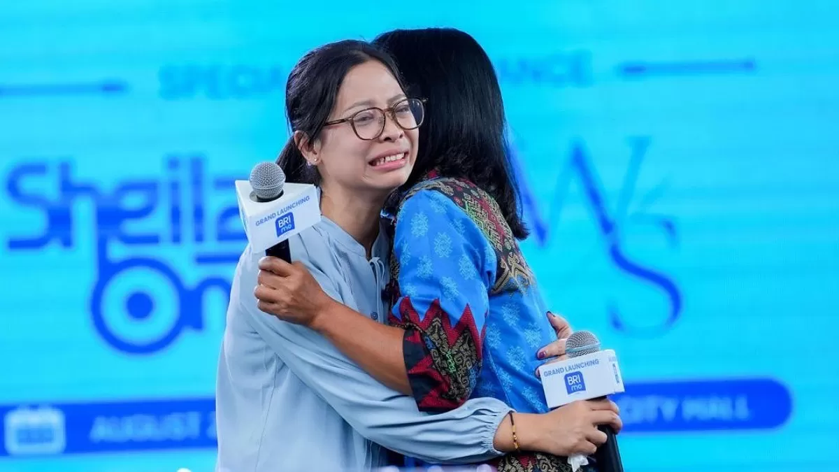 BRI pertemukan Yuni Lestari dengan ibunya di Taiwan setelah hampir 10 tahun bekerja sebagai PMI dan fasilitasi kepulangannya ke Indonesia. (Dok. BRI)