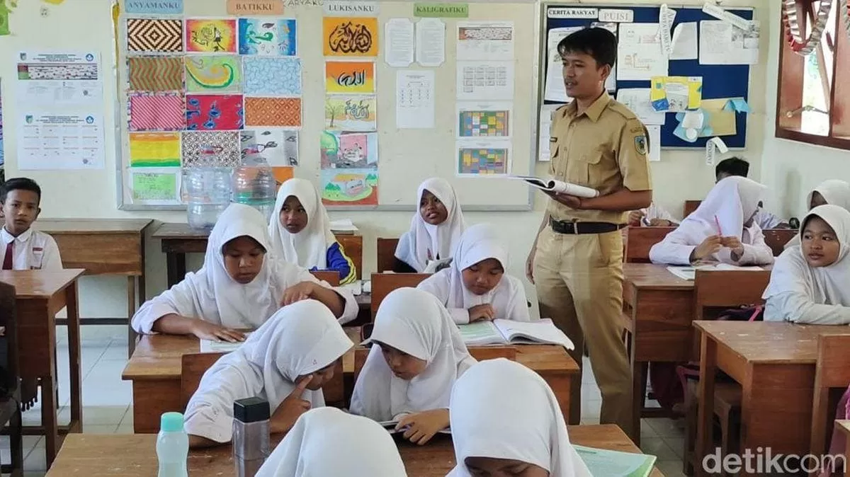 Presiden Prabowo Subianto menandatangani Perpres Nomor 79 Tahun 2025 yang memuat rencana kenaikan gaji ASN dalam dokumen pemutakhiran RKP.
