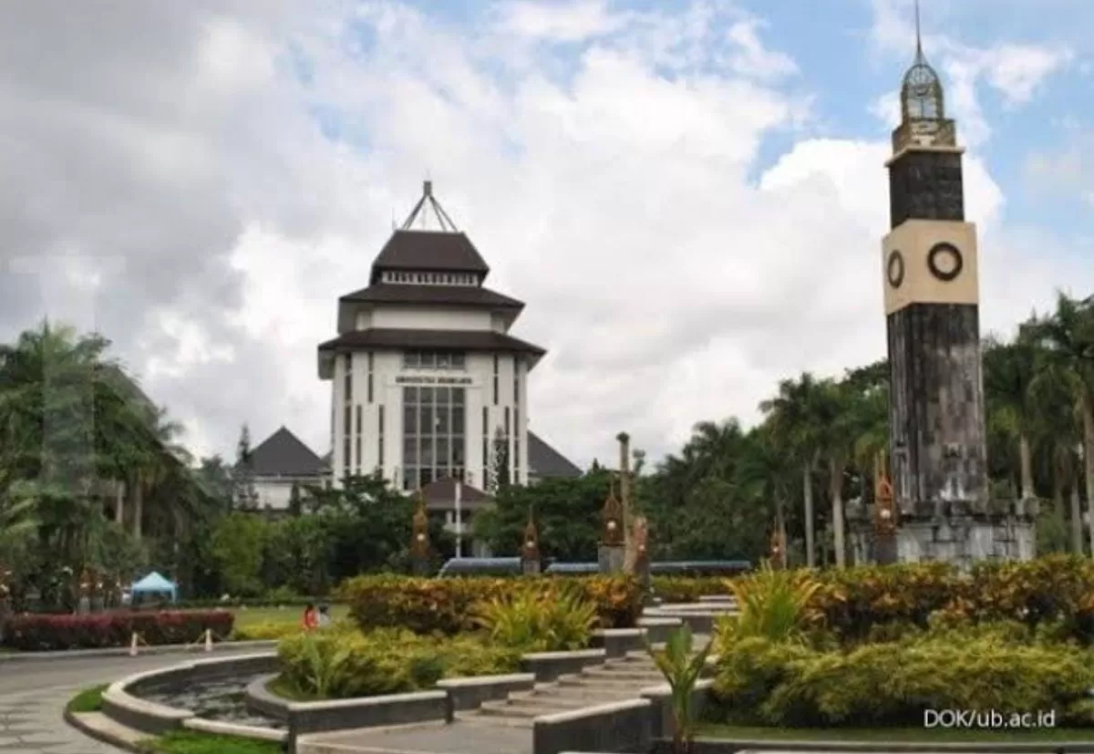 20 tahun Ilmu Komunikasi Universitas Brawijaya menjadi bukti perjalanan panjang penuh dedikasi, inovasi, dan prestasi dalam mencetak insan komunikasi yang berkiprah di tingkat nasional hingga internasional.