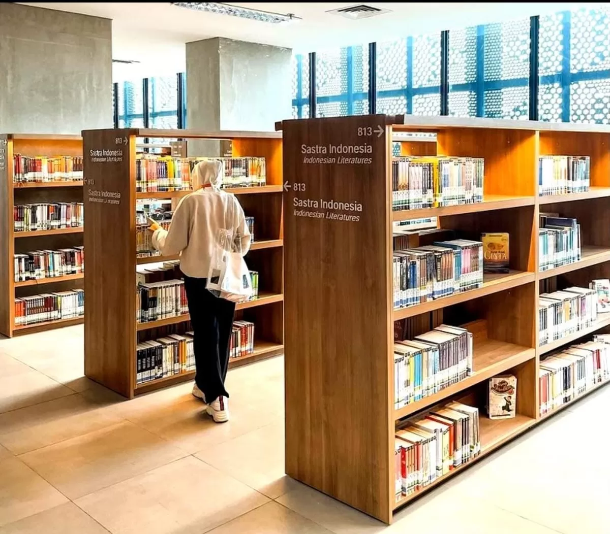 Perpustakaan bukan sekadar tempat membaca, tetapi jendela menuju ilmu, inspirasi, dan masa depan yang lebih cerah.