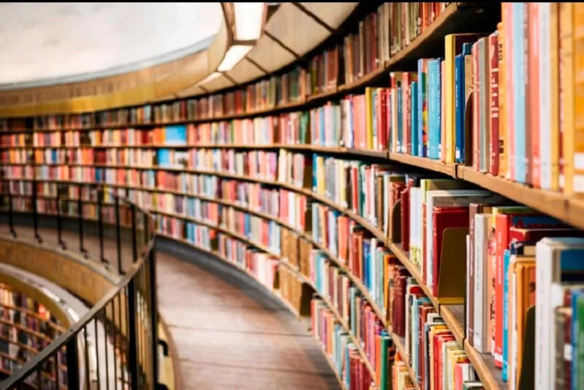 Jutaan buku, satu tujuan: menjaga ilmu pengetahuan tetap hidup untuk generasi masa depan.