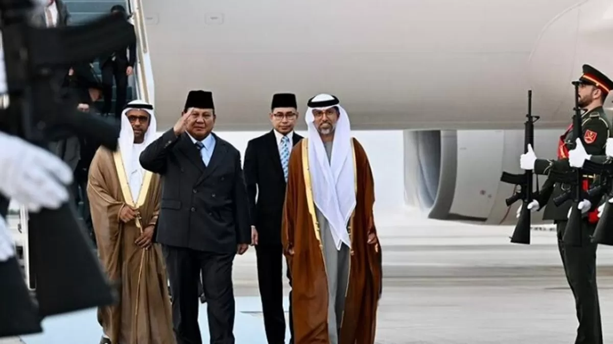 Presiden Prabowo tiba di Abu Dhabi, tingkatkan kemitraan strategis kedua negara. (presidenri.go.id)