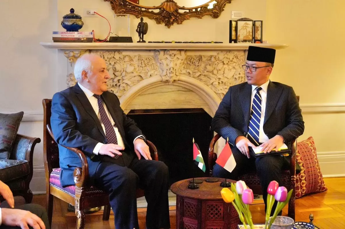 Menlu Sugiono tegaskan dukungan penuh Indonesia untuk Palestina dalam pertemuan dengan Wakil Tetap Palestina di PBB. Siap berkontribusi lebih jauh, termasuk kemungkinan pengiriman pasukan perdamaian ke Gaza.