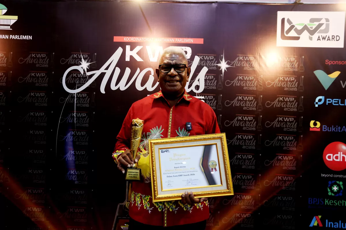 Terima KWP Award 2026 di Senayan, Johannes Rettob: Motivasi untuk Mimika yang Lebih Baik