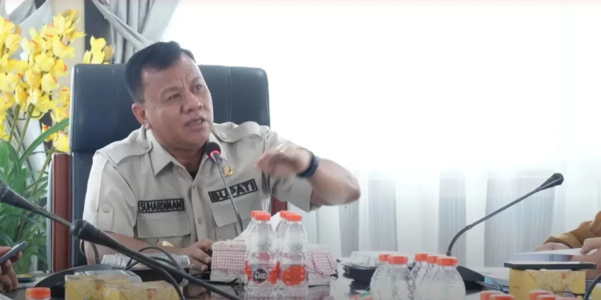 Menyoroti fakta terkini terkait dugaan suap yang menjerat Bupati Kuantan Singingi (Kuansing), Suhardiman usai kini ditetapkan sebagai tersangka (Instagram.com/@kuansingkab)