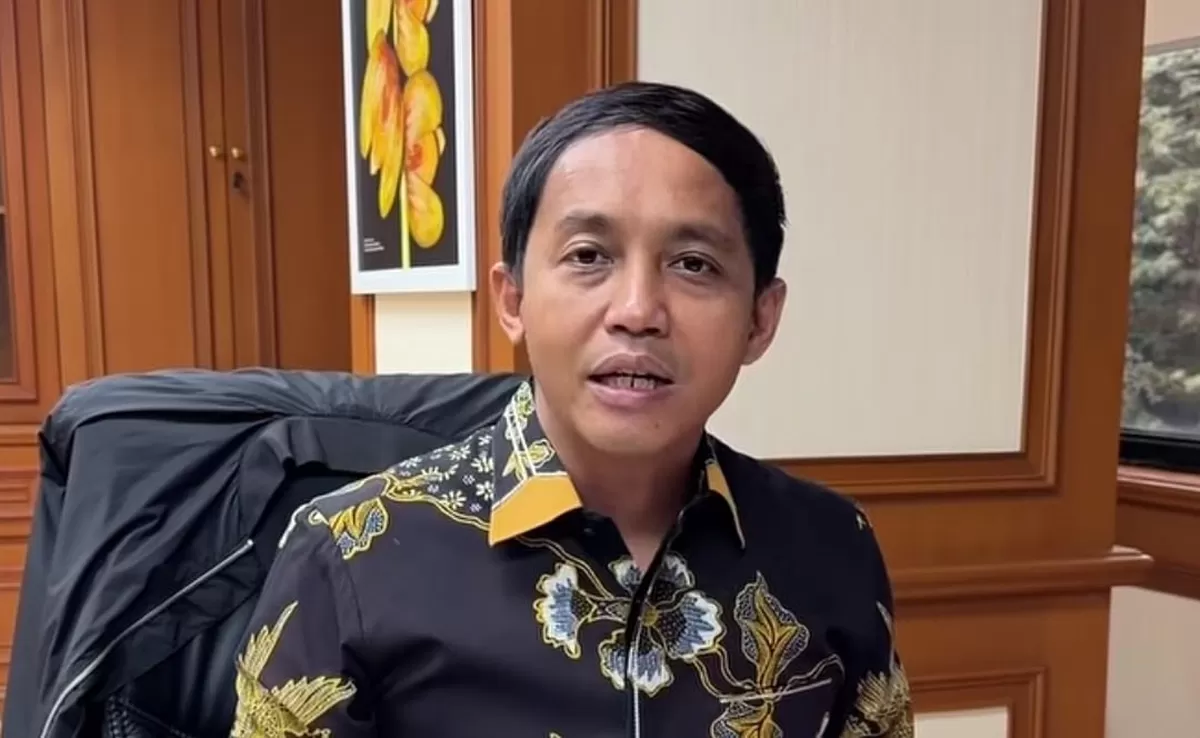 Menhut Raja Juli Antoni terseret dalam kasus Bupati Kuansing Suhardiman Amby, akui sempat &lsquo;ditinggali&rsquo; amplop. (Instagram/rajaantoni)
