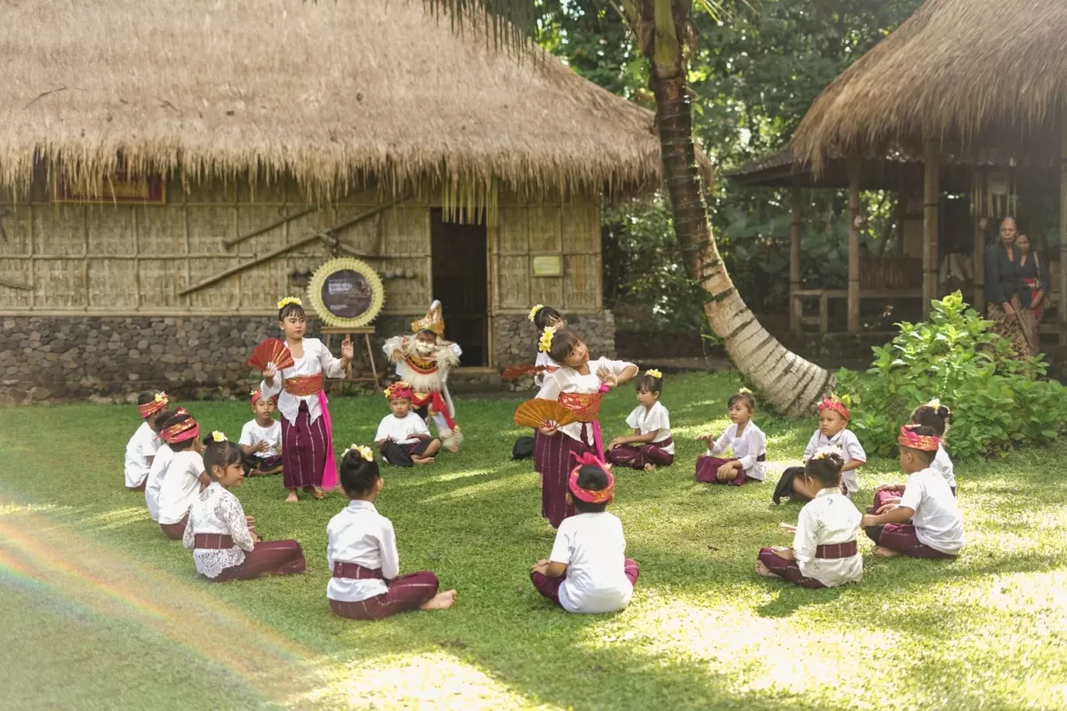 Samsara Bamboo Festival 2026 hadir sebagai respons konkret untuk mengatasi/memitigasi dampak negatif tersebut. Caranya adalah dengan menawarkan konsep pariwisata baru (pariwisata regeneratif) berbasis pemanfaatan pohon bambu yang menjaga keseimbangan alam dan budaya. (ICCN)