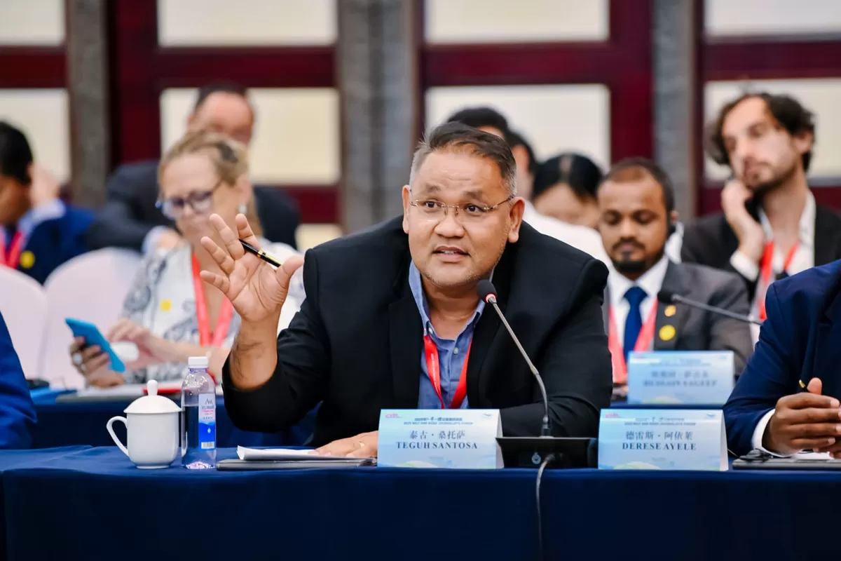 Direktur Geopolitik GREAT Institute, Dr Teguh Santosa, dalam sebuah forum internasional. (Dok GREAT Institute/HALLO JAKARTA)