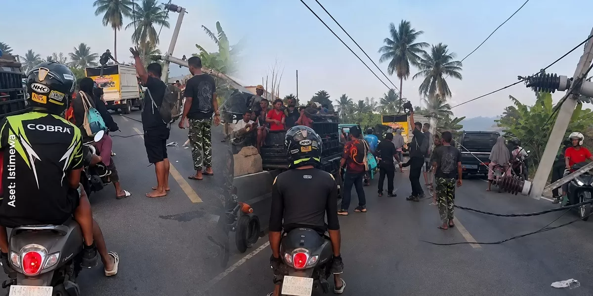 Foto : Khawatir Tsunami Menerjang, Warga Sikka Berhamburan Keluar Rumah Usai Gempa Bumi Dahsyat Magnitudo 7,7 Mengguncang NTT. (Foto: Dok. Istimewa - INDEPENDENMEDIA.ID)