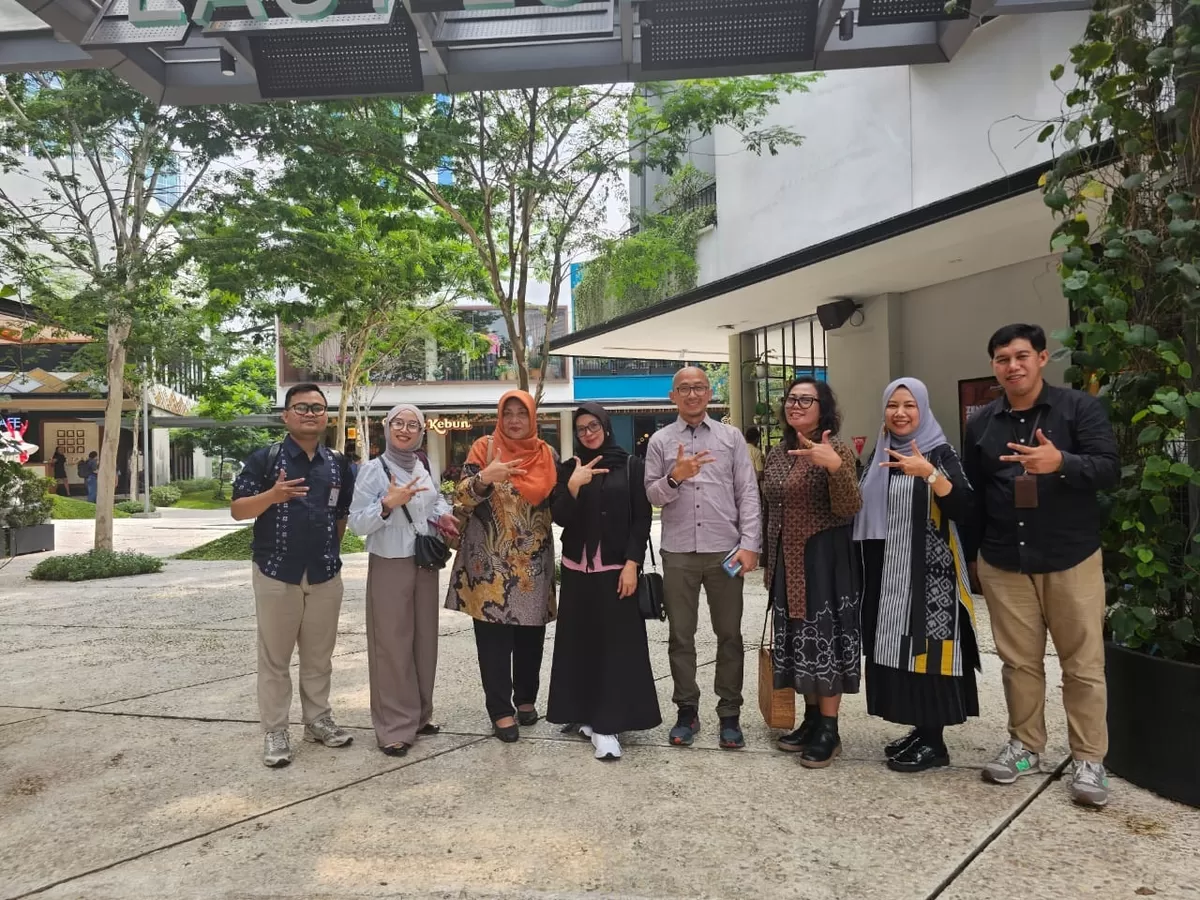 Tim Koordinator Daerah Khusus Jakarta dari Indonesia Creative Cities Network (ICCN) dan Fakultas Vokasi Universitas Negeri Surabaya (UNESA) melakukan audiensi dalam sebuah lunch meeting yang berlangsung di Jakarta Selatan, 28 April 2026
