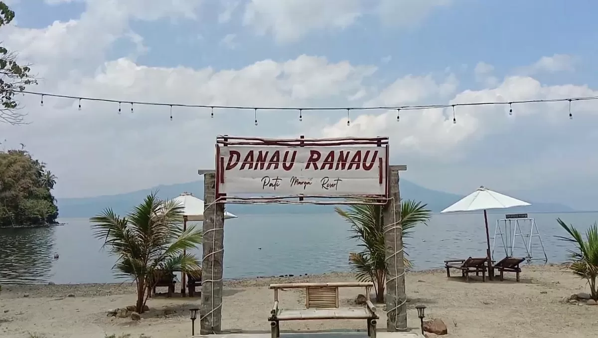Pantai Pati Marga Suguhkan Panorama Danau Ranau Dengan Suasana Seperti ...
