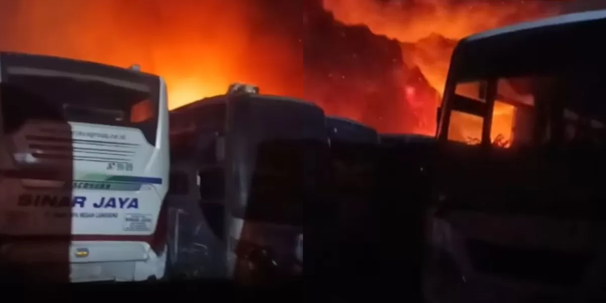 Kebakaran Hebat di Pangkalan PO Sinar Jaya Cikarang Hanguskan 50 Bus 53 Warga Panik usai Muncul Kobaran Api di Pangkalan PO Sinar Jaya Bekasi, 50 Bus yang Terparkir Hangus Terbakar - Suara Merdeka Pekalongan