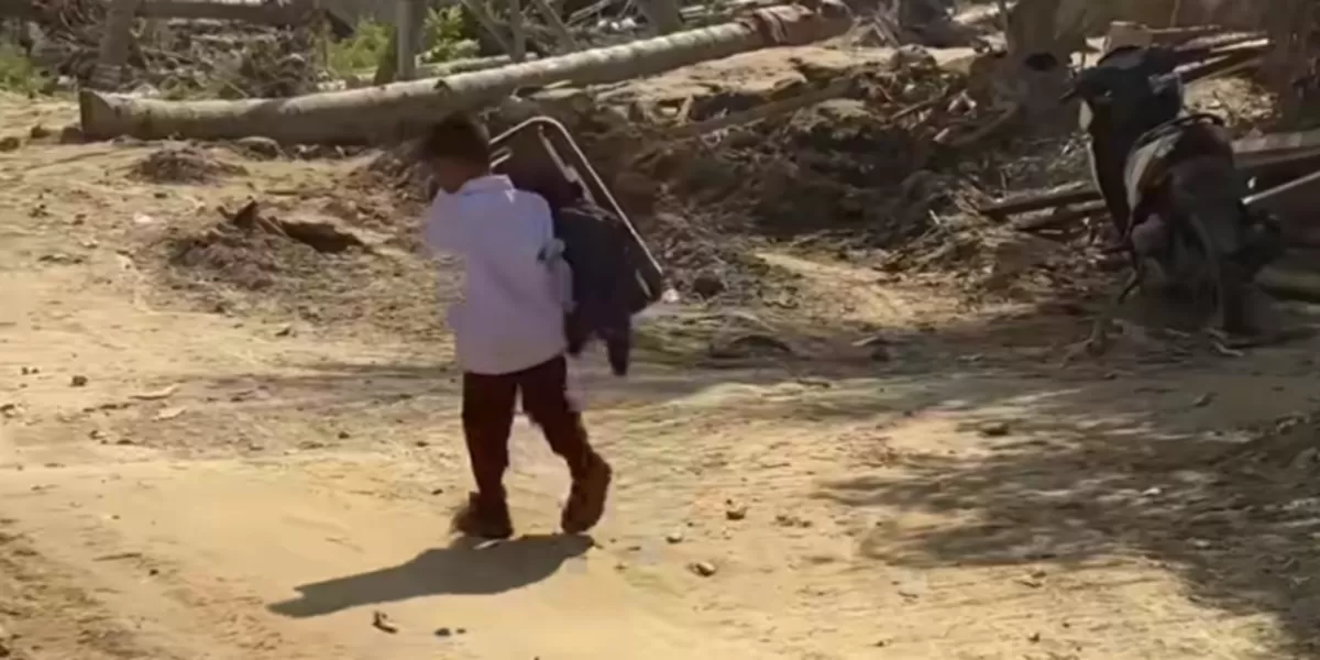 Potret perjuangan untuk bersekolah di Desa Sekumur, Aceh Tamiang. (Instagram/rizkyjafarthalib.official)