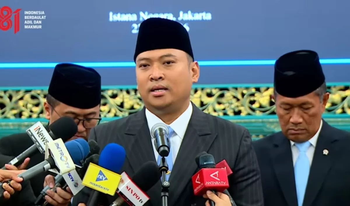 Momen Sudaryono menceritakan masa kecilnya usai dilantik sebagai Kepala BGN yang baru. (YouTube/Sekretariat Presiden)