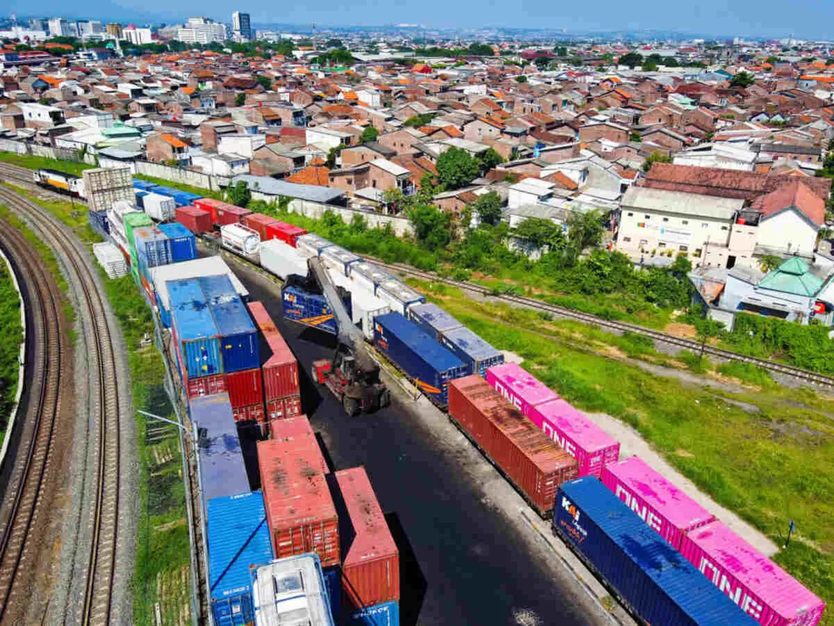 KAI Logistik Perkuat Kapasitas KA Ronggowarsito