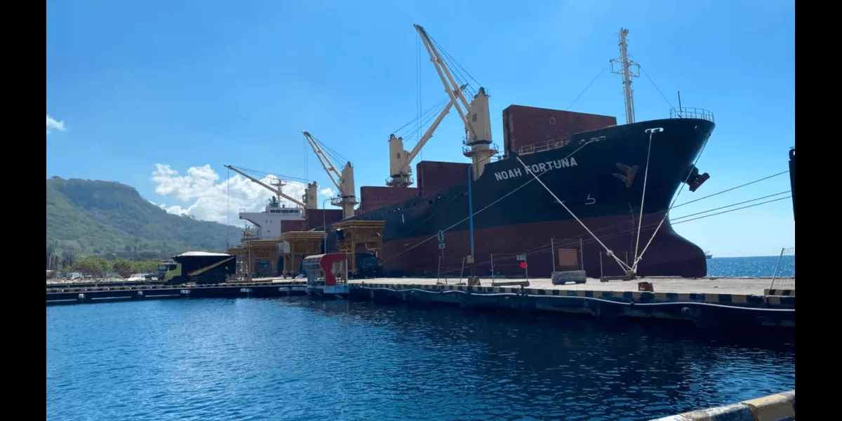 Pelabuhan Tanjung Wangi Perkuat Distribusi Pupuk