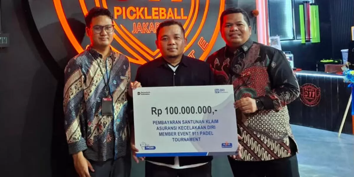 BRI Insurance Salurkan Klaim Kecelakaan Rp100 Juta kepada Ahli Waris