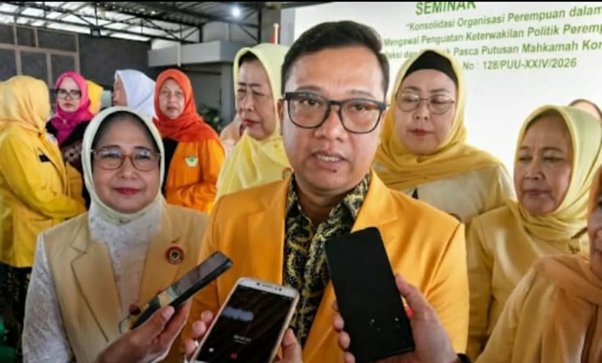 Ketua DPD Golkar Jabar Daniel Mutaqien ungkap penyusunan kepengurusan baru kepada awak media