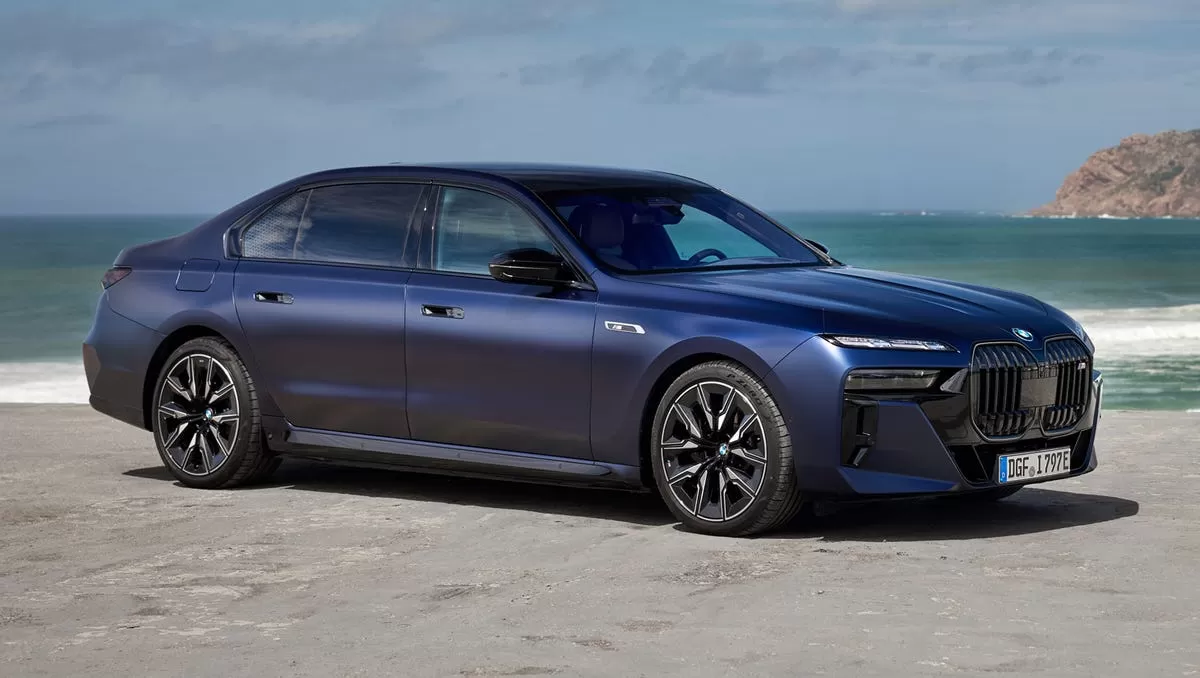 BMW i7 eDrive50 2026 Hadir di Pasar Sedan Mewah, Tenaga Listrik 449 HP ...